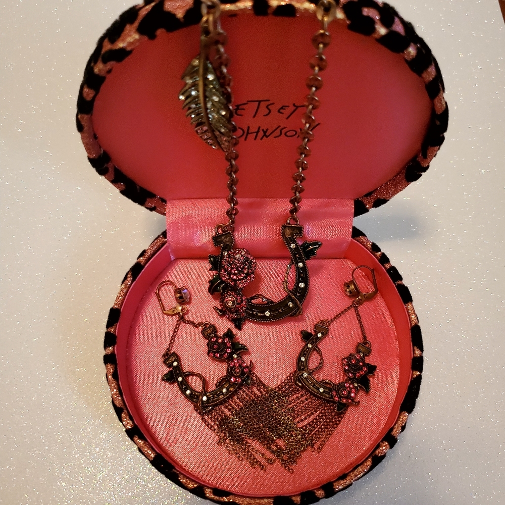 Lucky Horseshoe Set